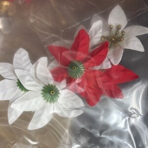 💥Red and White Faux Flowers - 5